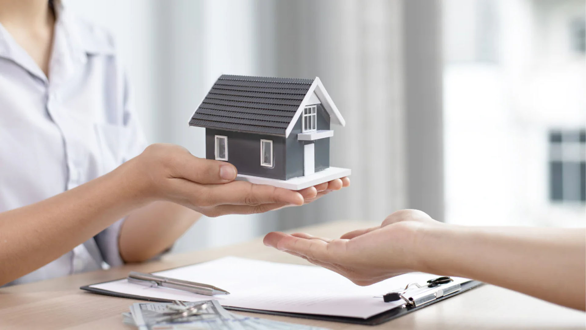 บริการให้เช่าระยะยาว 30 ปี ทำสัญญาที่กรมที่ดิน (Leasehold 30 years)